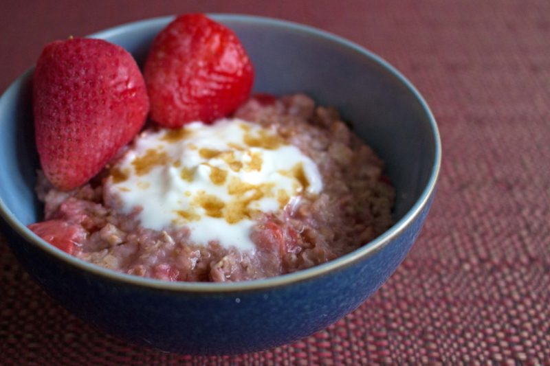 low fodmap strawberries and cream oatmeal